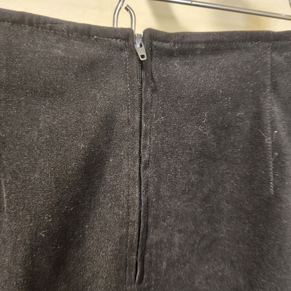 Express black mini skirt size 1/2 - Picture 7 of 8
